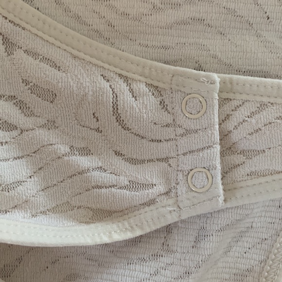 Aritzia Babaton Bodysuit - Picture 3 of 4